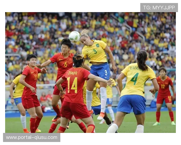 女足主题摄影展举办，记录赛场内外精彩瞬间